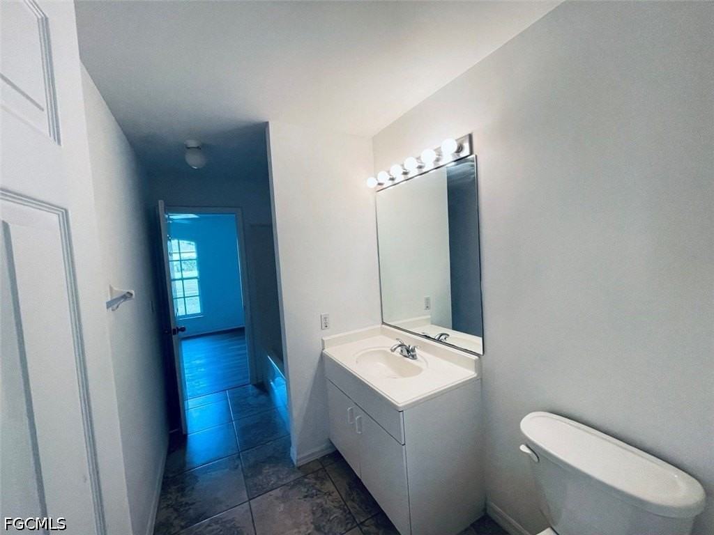 5557 Benton St - Photo 5 of 9
