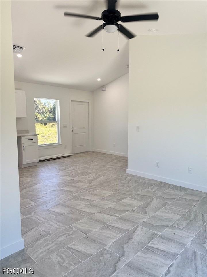 714 Ledge St - Photo 6 of 28