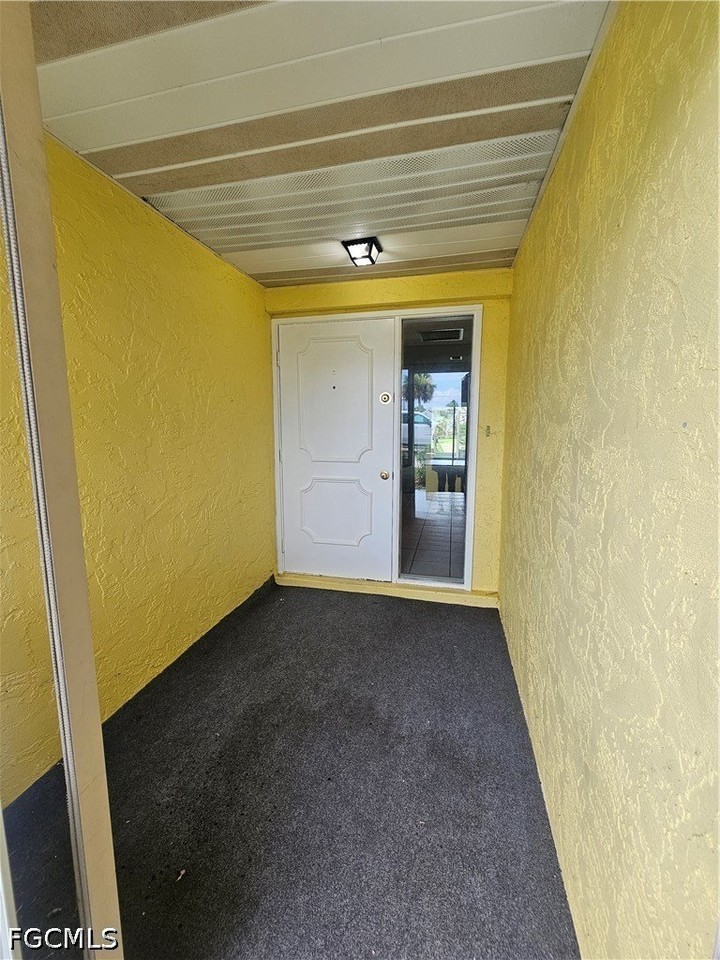 306 Highland Ave - Photo 4 of 39