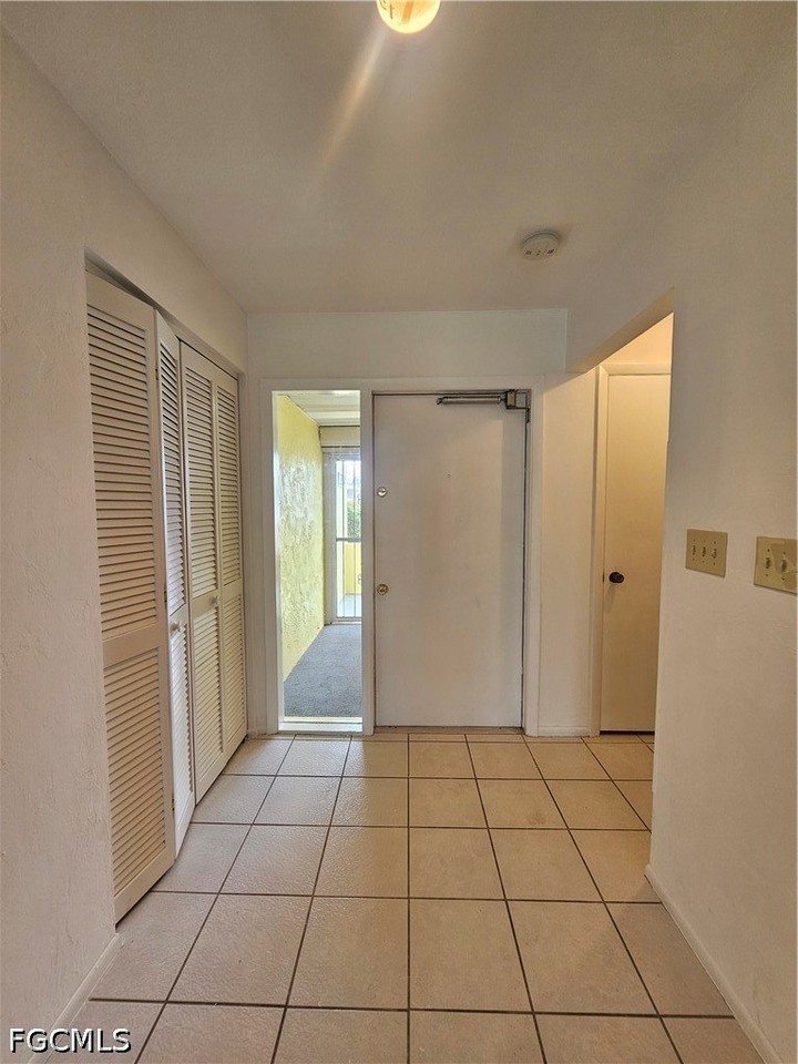 306 Highland Ave - Photo 5 of 39