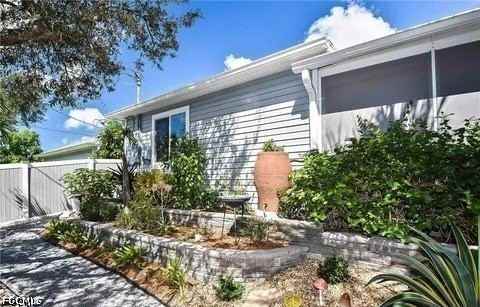 11652 Pawley Ave - Photo 3 of 50