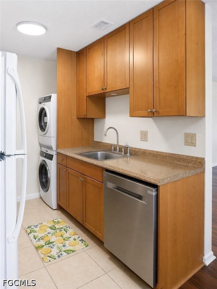 4615 Bayshore Dr #E8 - Photo 4 of 11