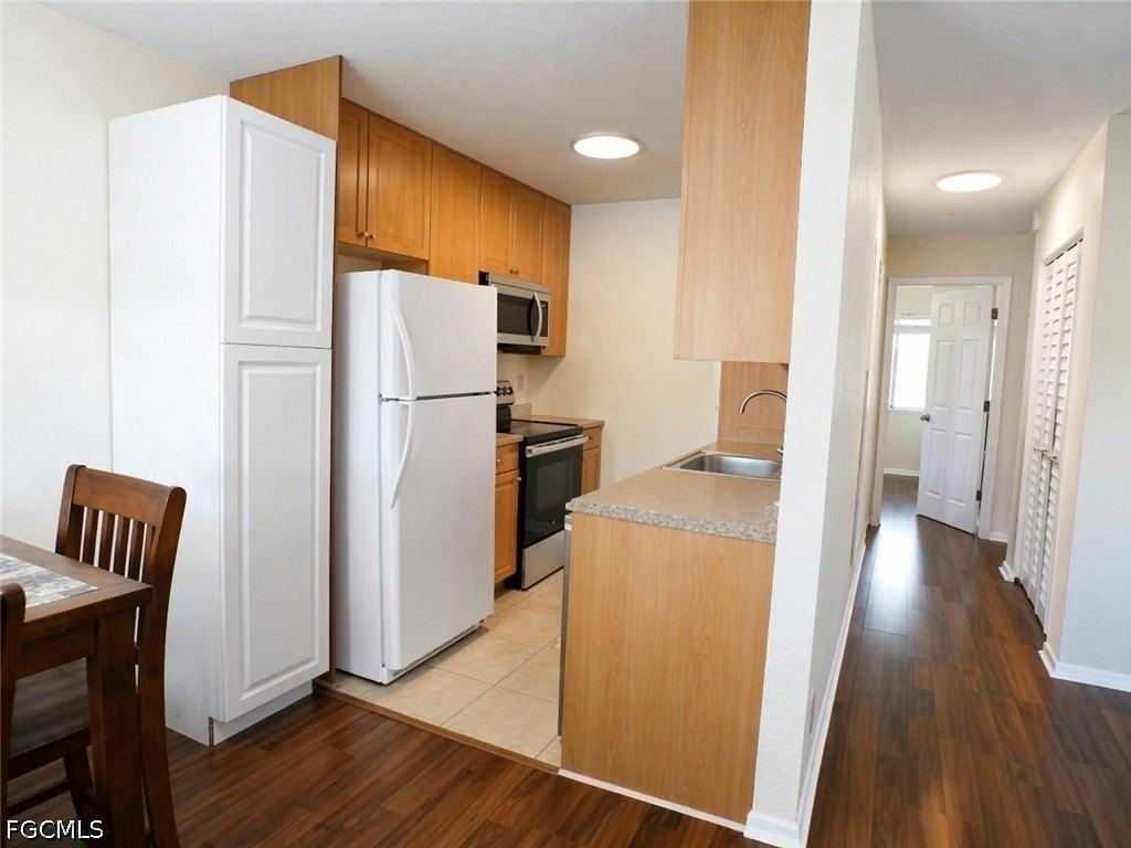 4615 Bayshore Dr #E8 - Photo 5 of 11
