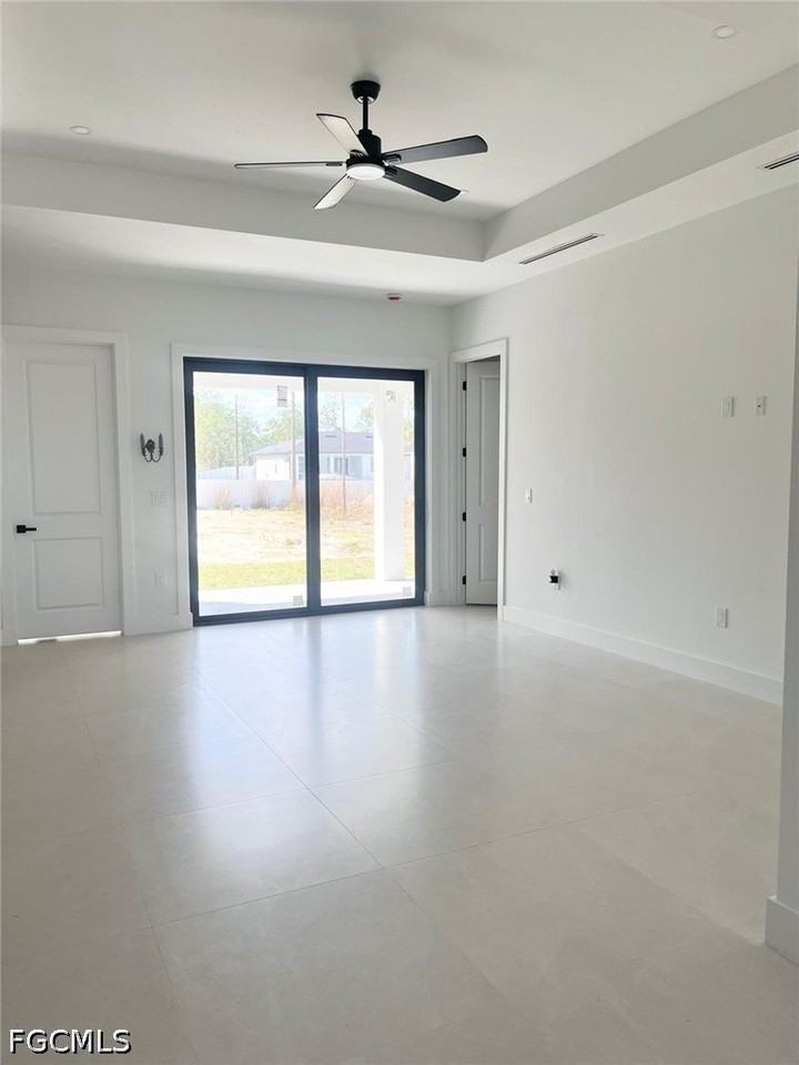 203 Wells Ave - Photo 6 of 19