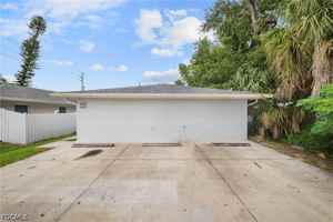 featured image of 2405 Maple Ave