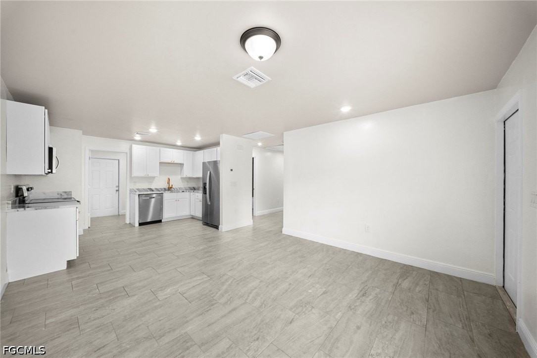 2405 Maple Ave - Photo 7 of 18