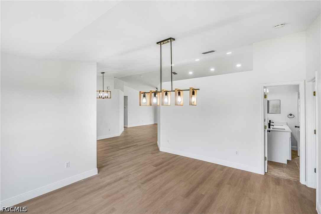 323 Nw 10th St - Photo 7 of 46