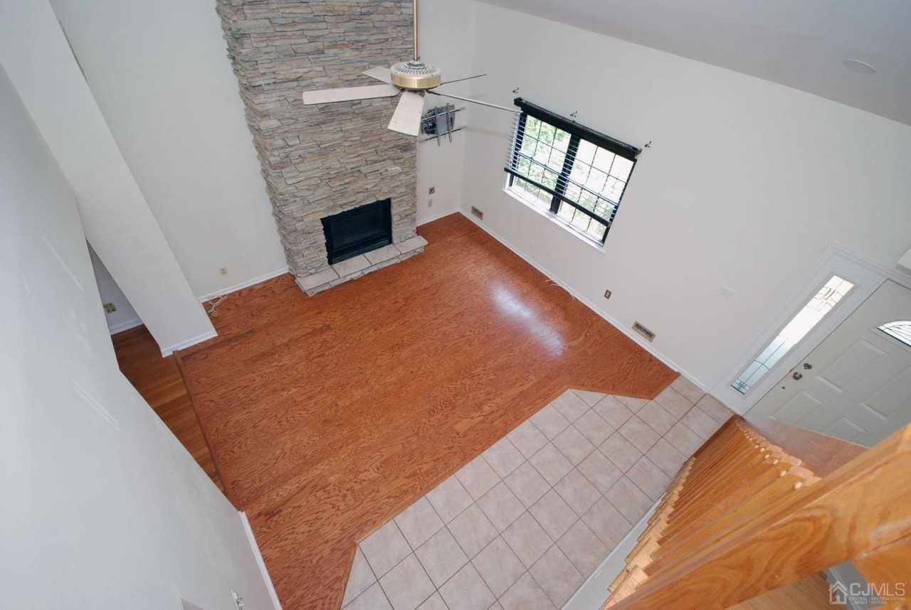 1 Wellington Ct - Photo 4 of 18