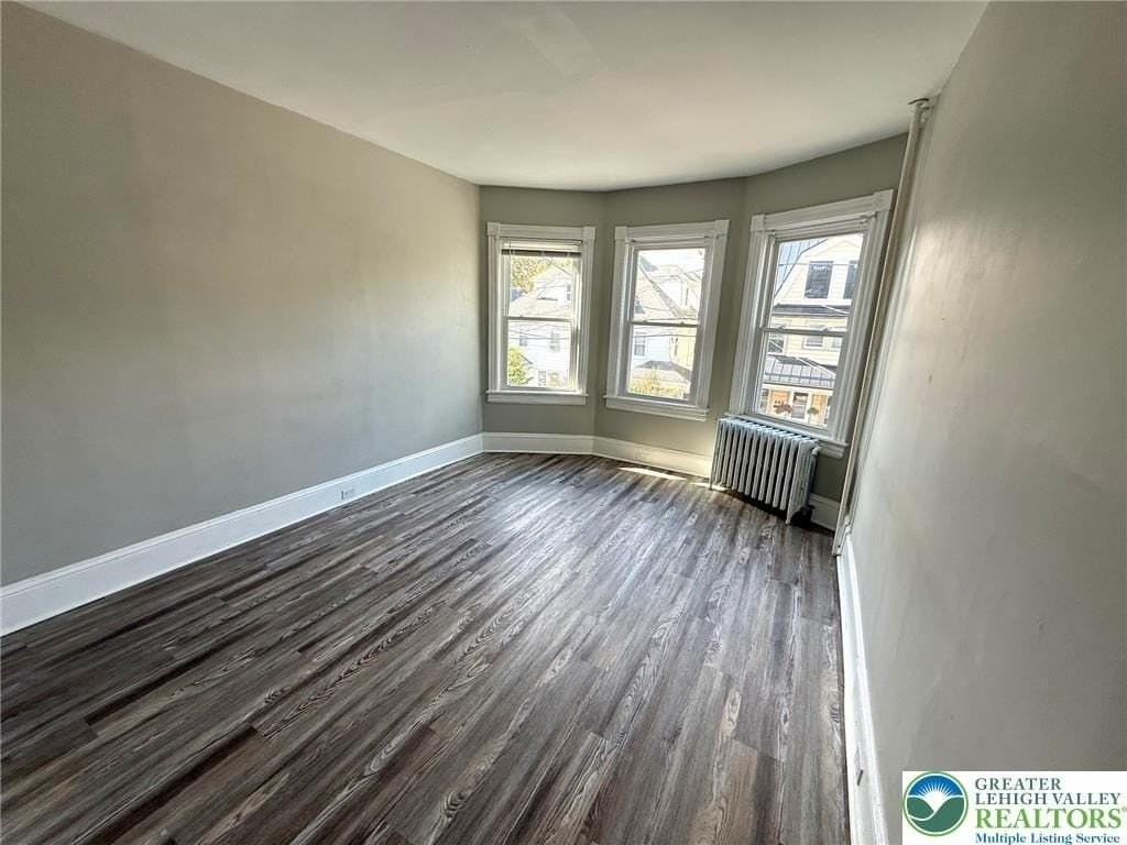 737 Porter St - Photo 5 of 12