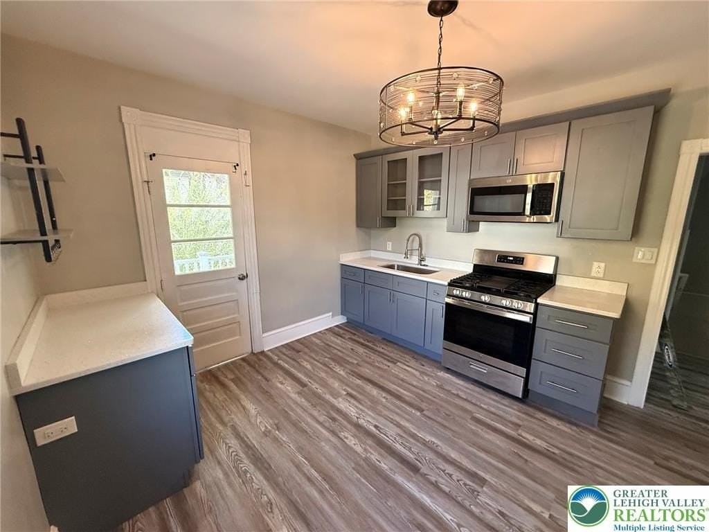737 Porter St - Photo 6 of 12