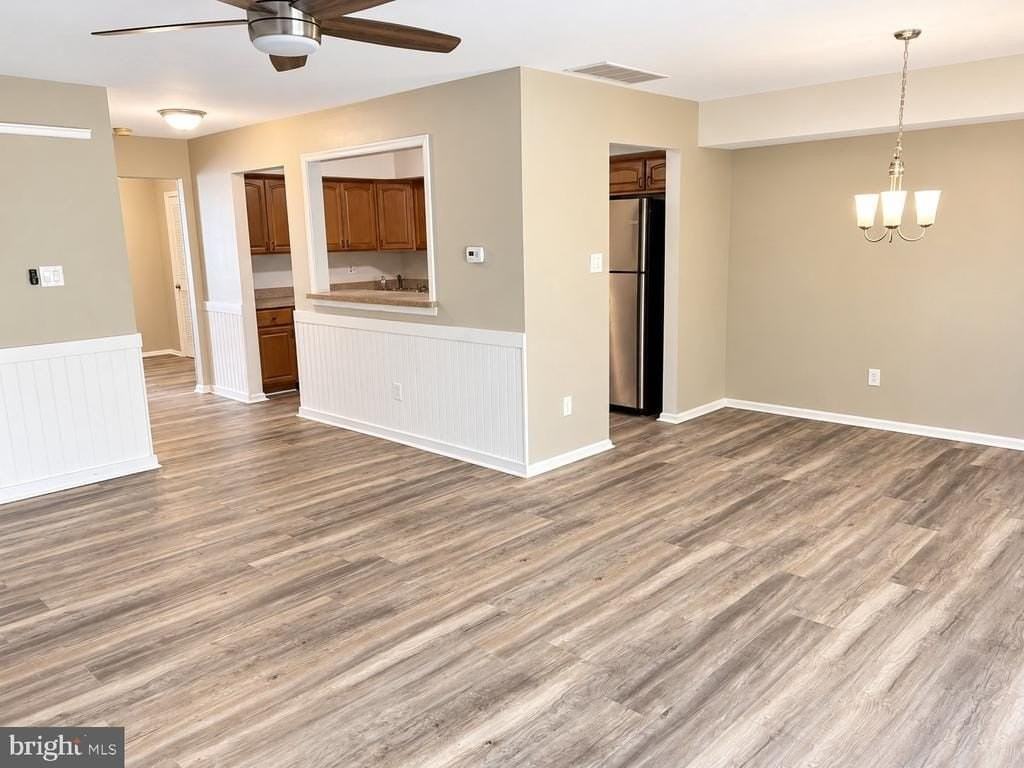208 Allens Ln - Photo 3 of 11