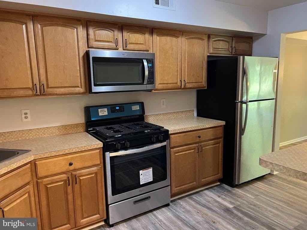 208 Allens Ln - Photo 4 of 11