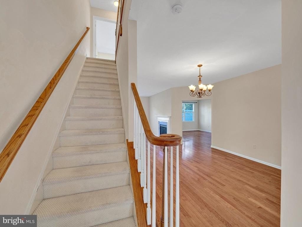 252 Brinley Dr - Photo 4 of 37