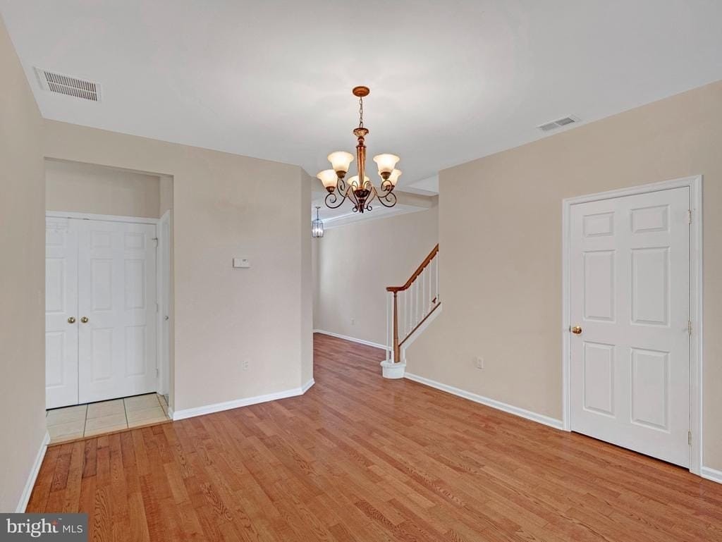 252 Brinley Dr - Photo 6 of 37
