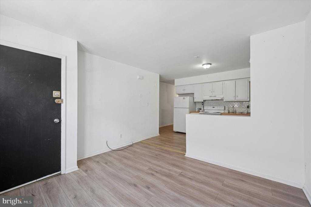 2239 S 15th St - Photo 4 of 23