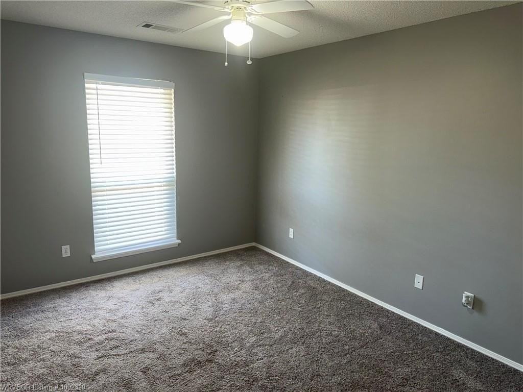 1603 Eastgate Cir - Photo 7 of 8