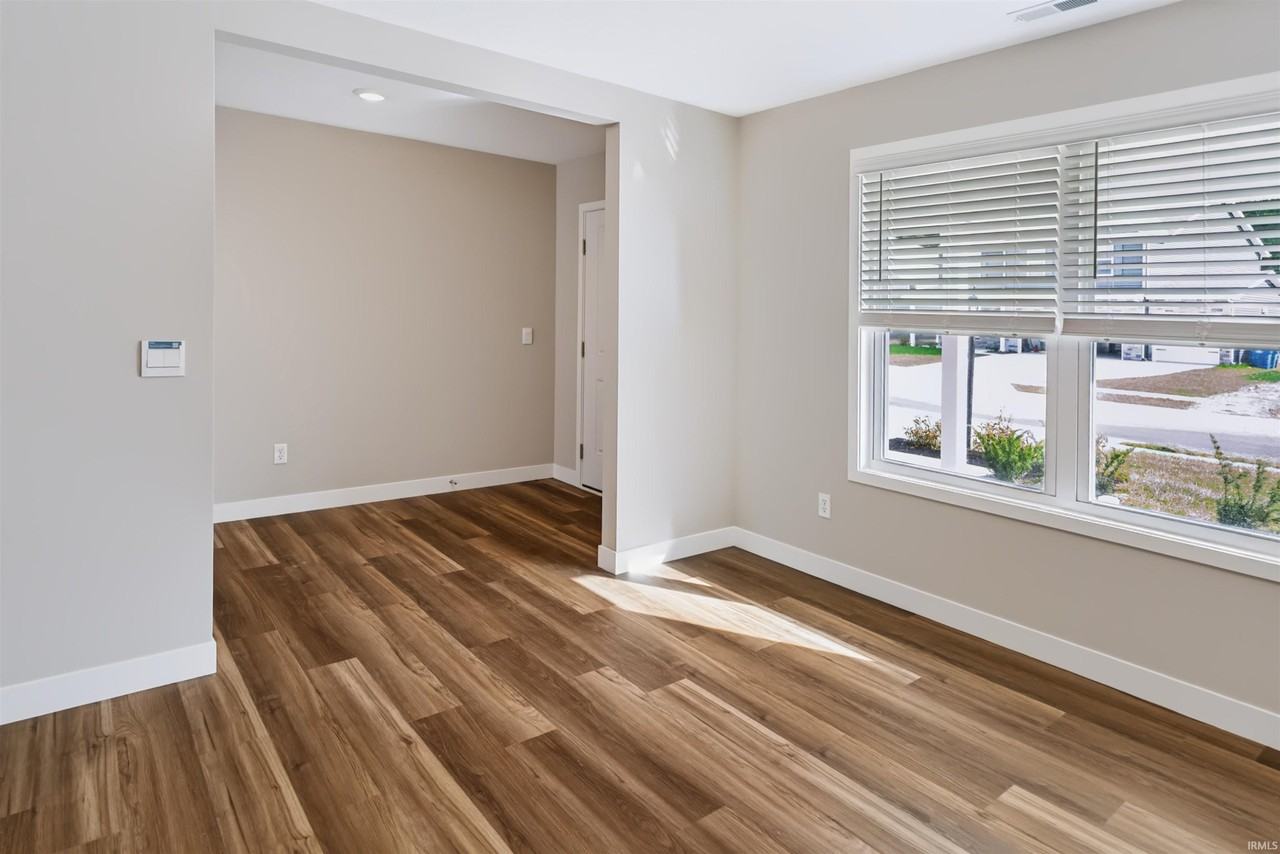 4440 Katfur Ct - Photo 3 of 37