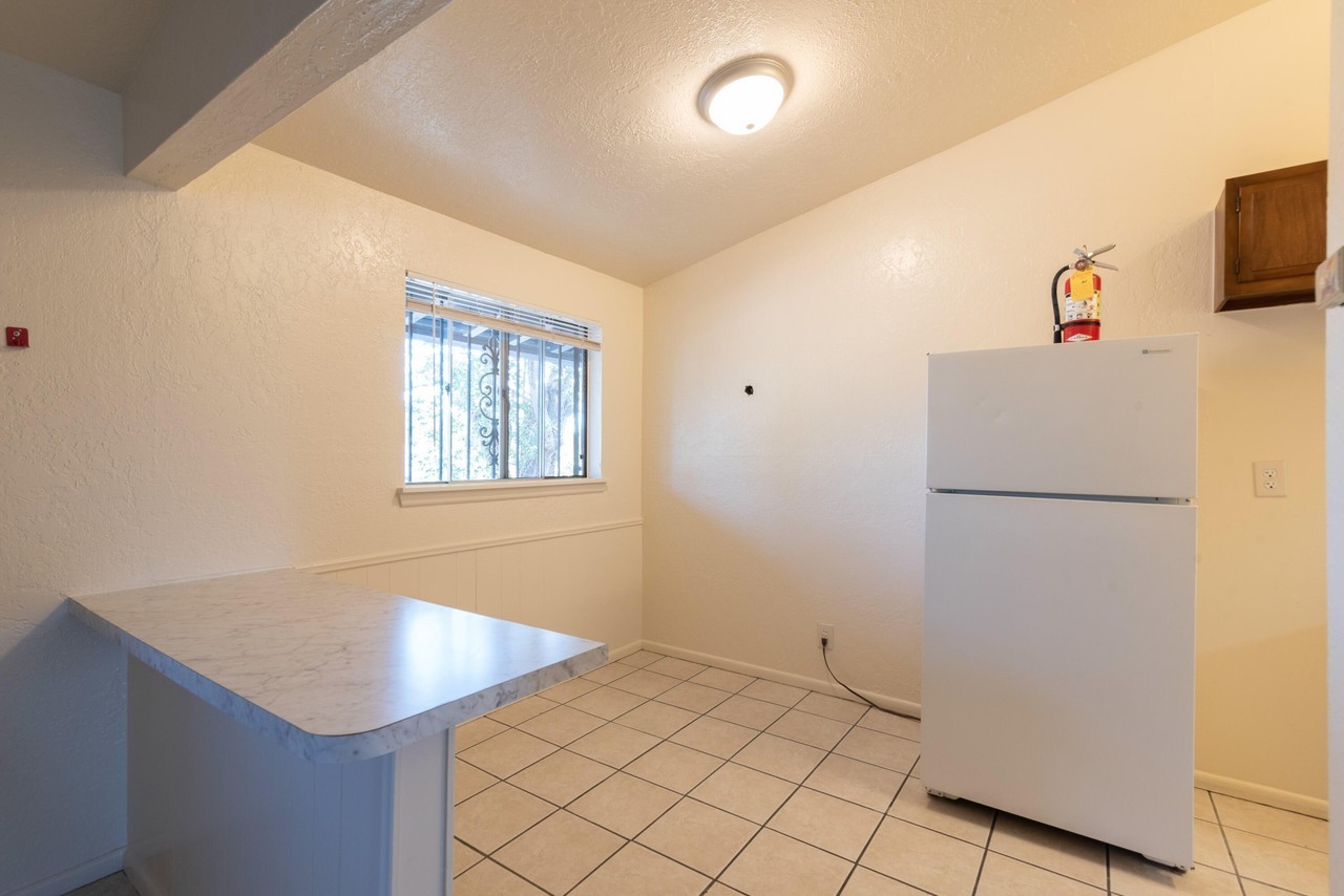 206 Princeton Dr Se #8 - Photo 6 of 16