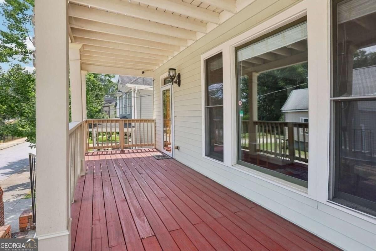 663 Windsor St Sw - Photo 5 of 30