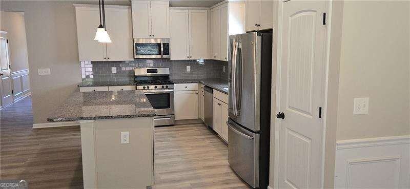 251 Jefferson Ave - Photo 6 of 21