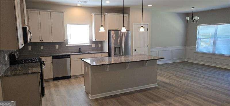 251 Jefferson Ave - Photo 7 of 21