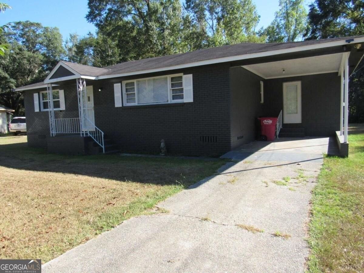 1616 Mathis Cir - Photo 4 of 22