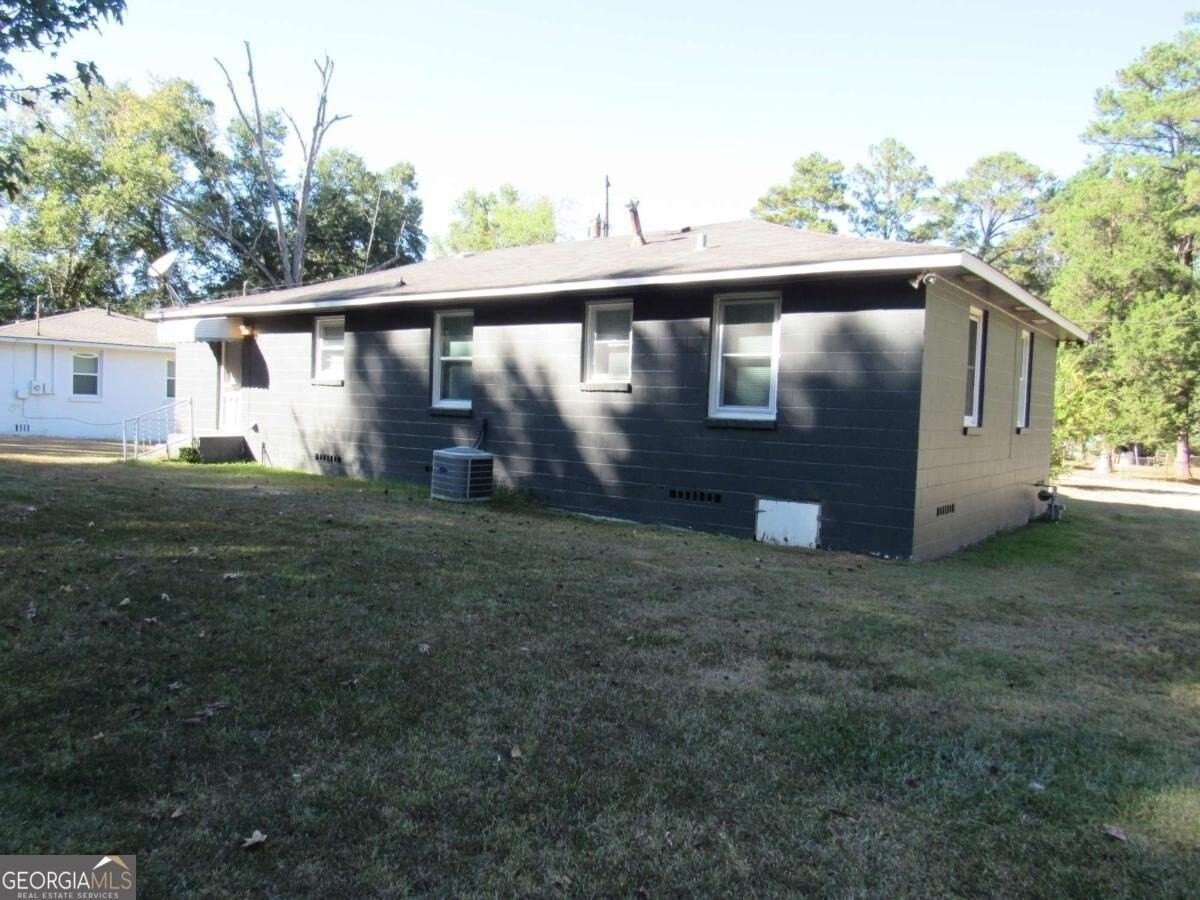 1616 Mathis Cir - Photo 6 of 22