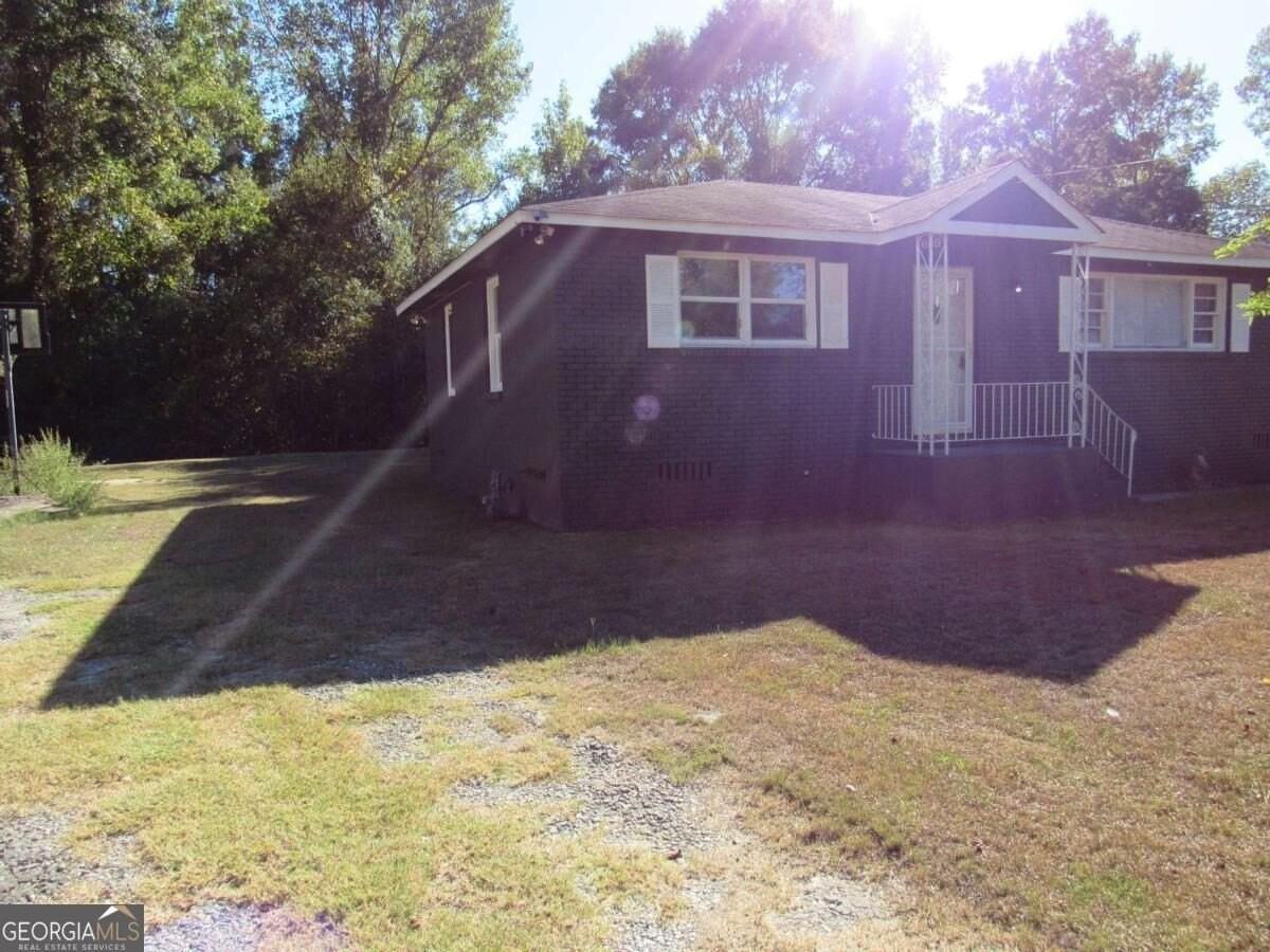1616 Mathis Cir - Photo 7 of 22