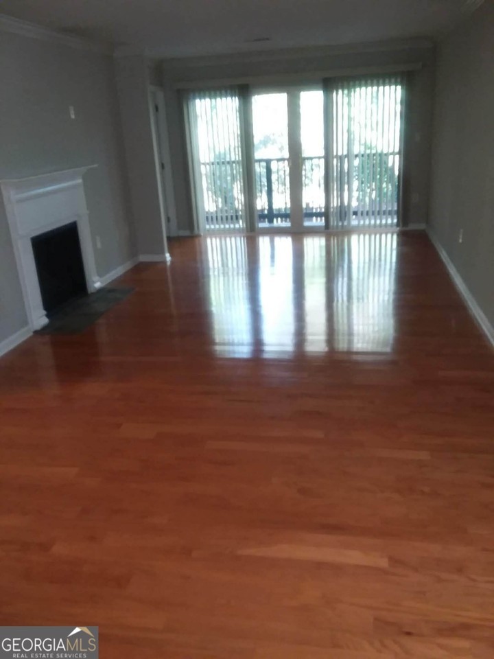 4111 Pine Heights Dr Ne - Photo 3 of 19