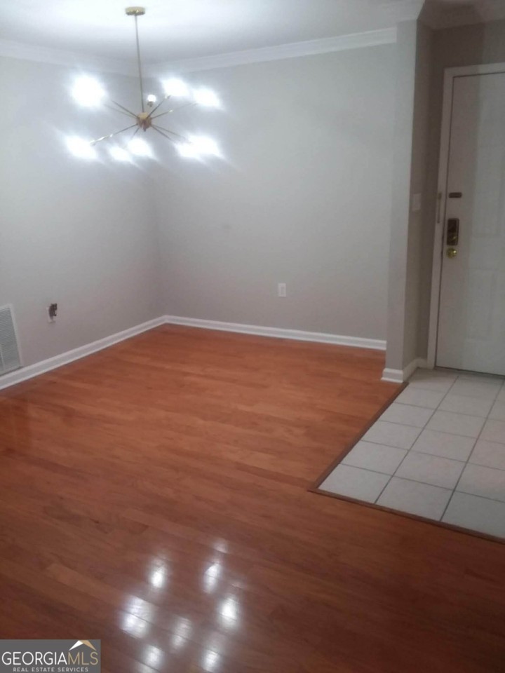 4111 Pine Heights Dr Ne - Photo 5 of 19