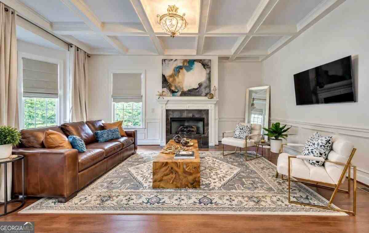 3337 Habersham Rd Nw - Photo 3 of 16