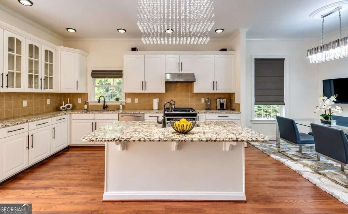 3337 Habersham Rd Nw - Photo 5 of 16