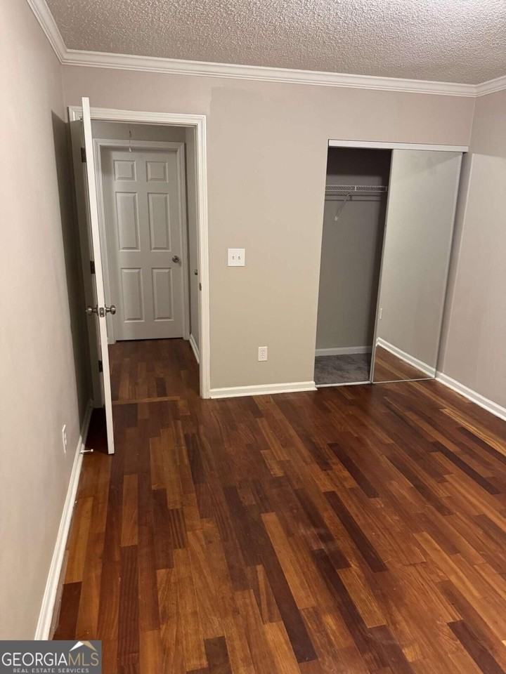 449 Kara Ln - Photo 2 of 7