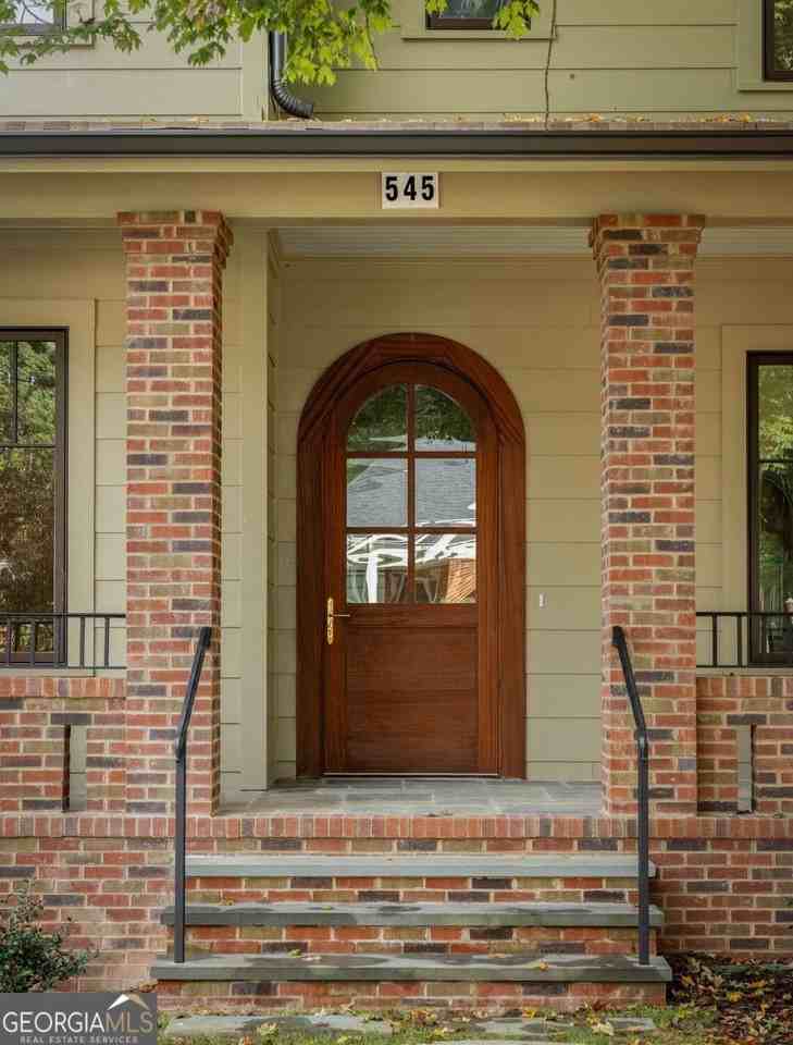 545 Page Ave Ne - Photo 4 of 50