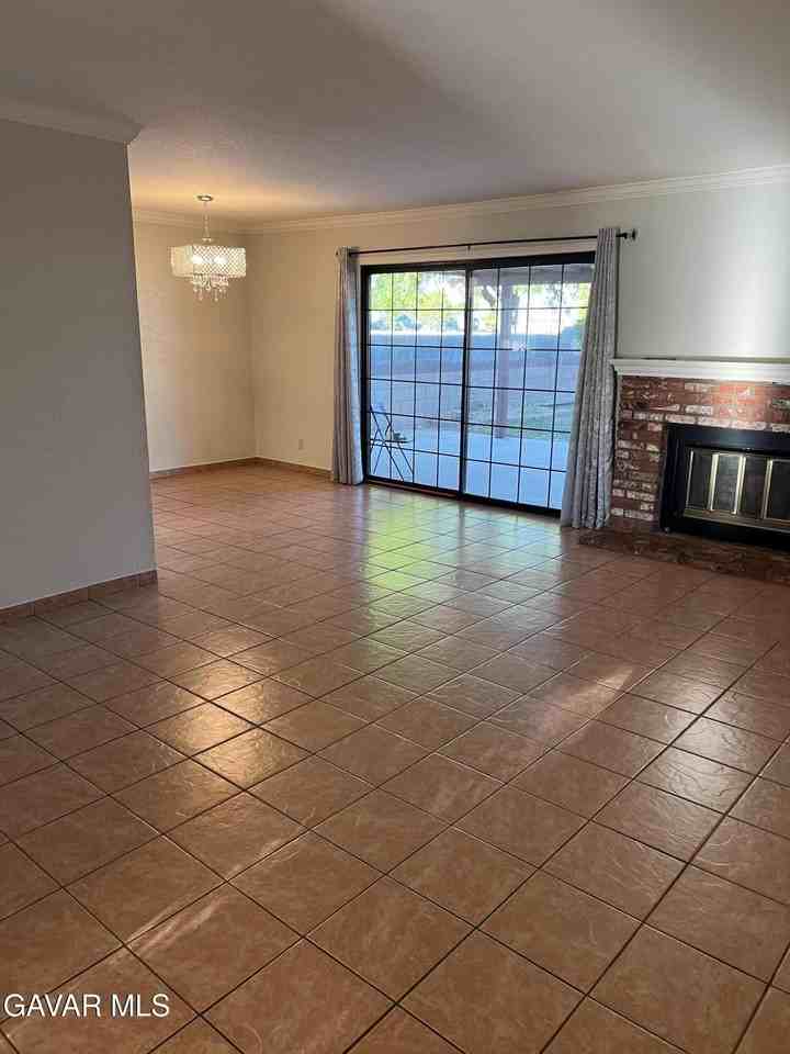 44941 Laszlo St - Photo 2 of 6