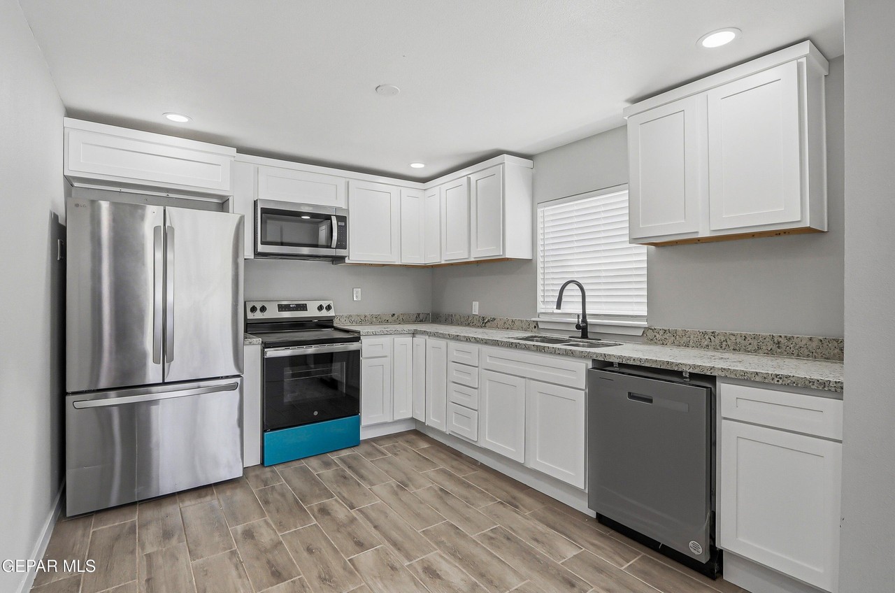 10752 Mellward Rd #A - Photo 4 of 22