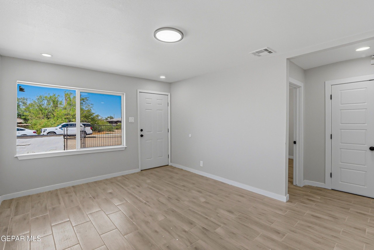 10752 Mellward Rd #A - Photo 7 of 22