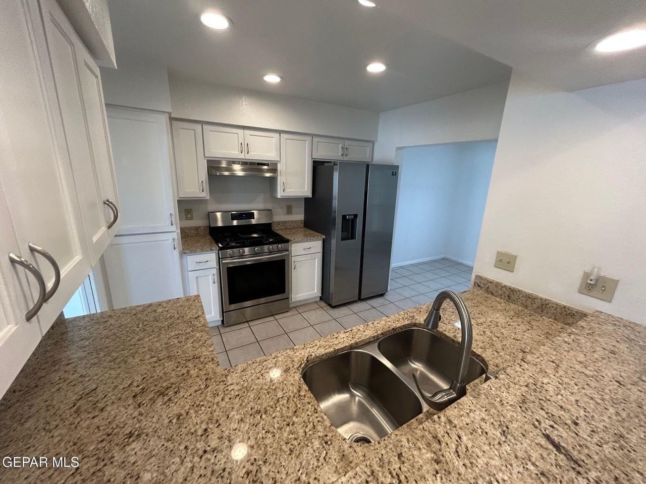 3601 Okeefe Dr - Photo 2 of 28