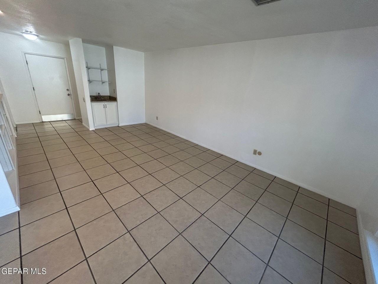 3601 Okeefe Dr - Photo 3 of 28