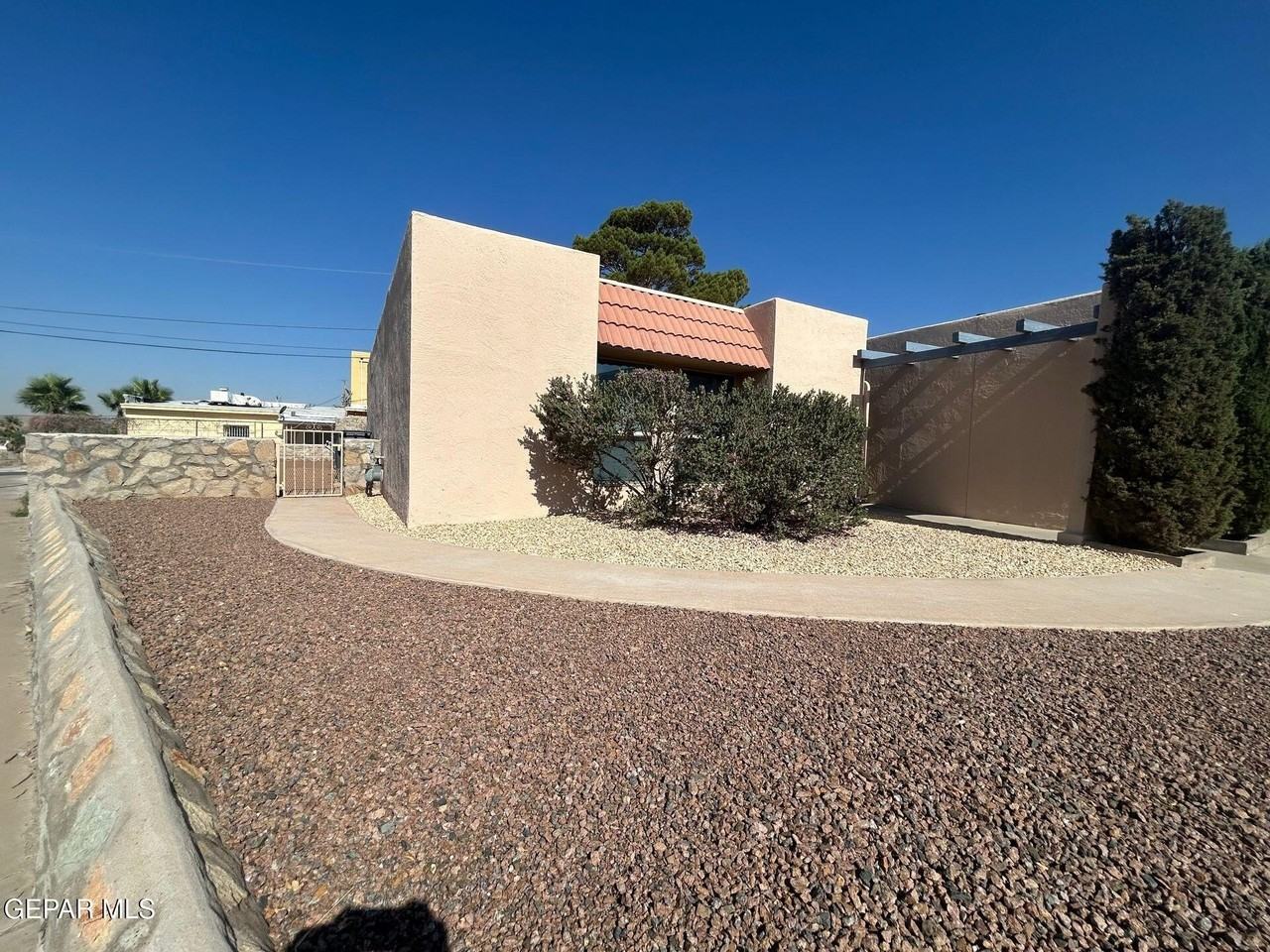 3601 Okeefe Dr - Photo 6 of 28