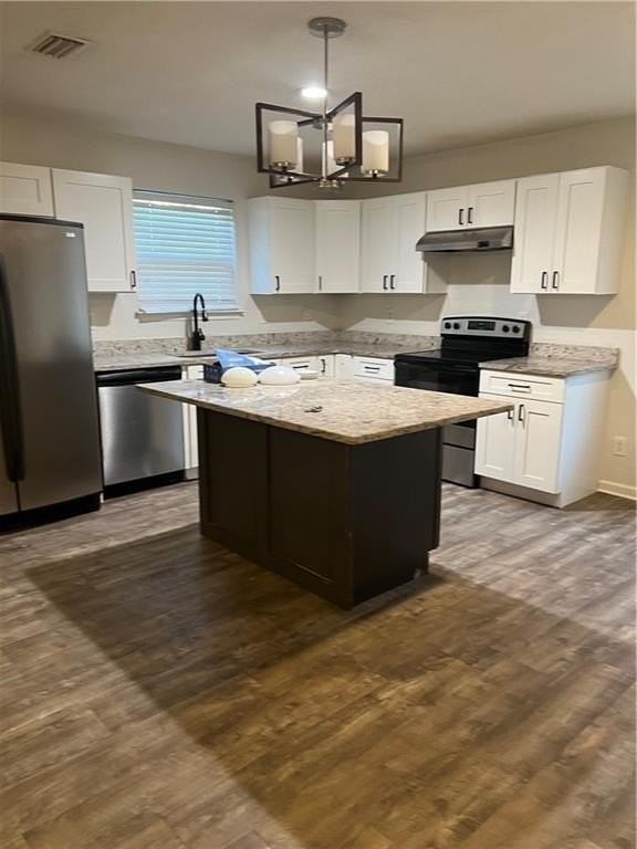 409 Lakewood Ave - Photo 5 of 9