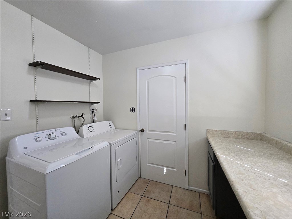 229 Breeze St - Photo 6 of 30