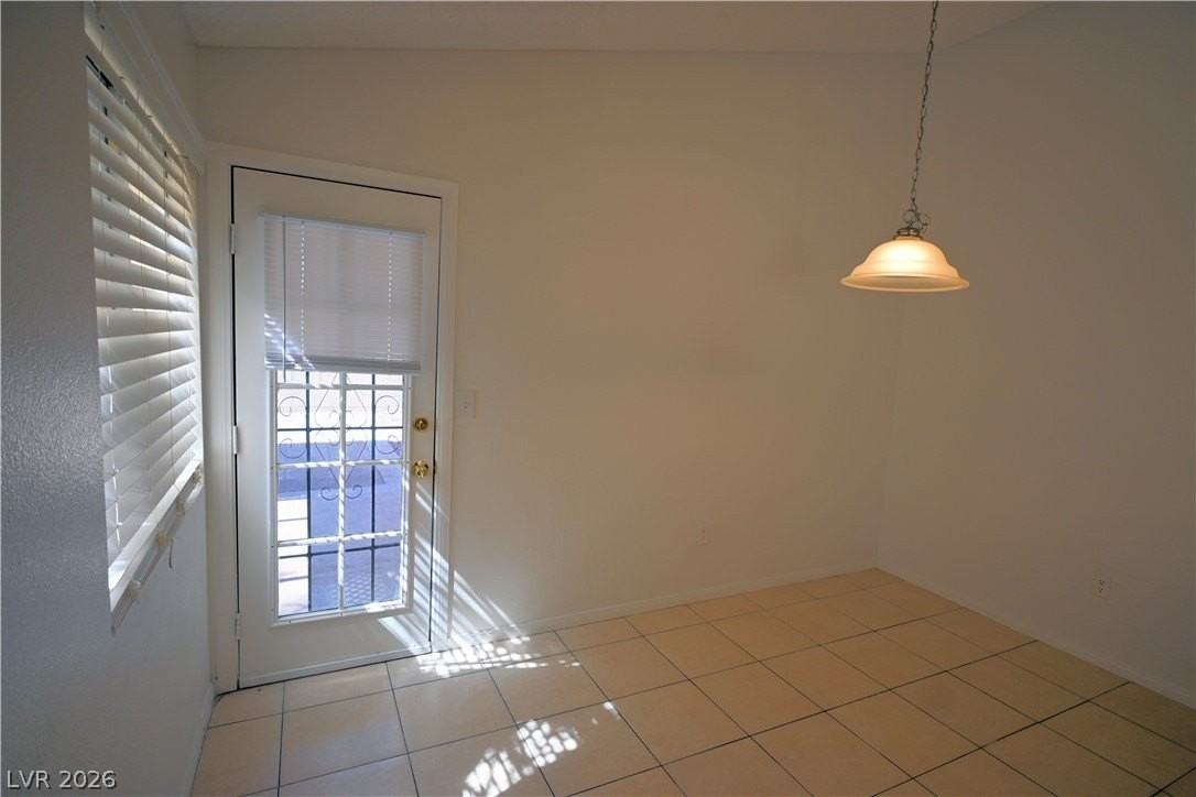 4156 Overbrook Dr - Photo 5 of 40