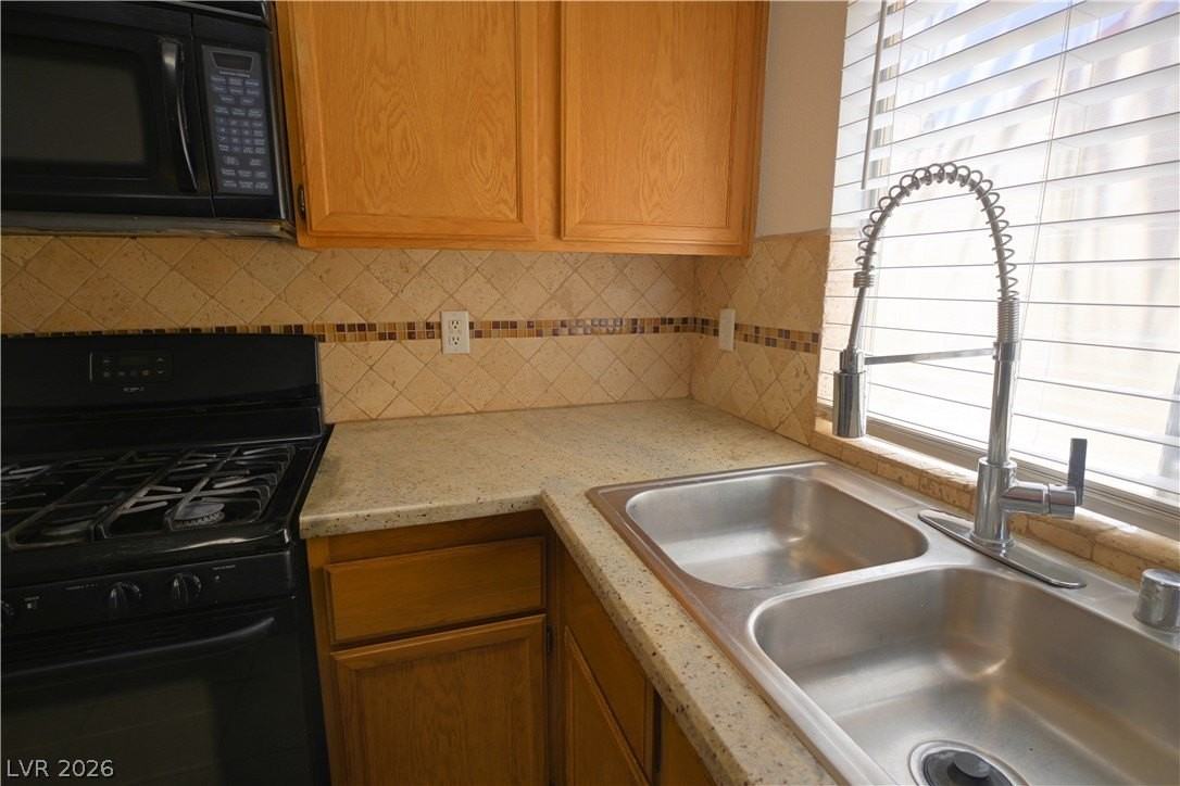 4156 Overbrook Dr - Photo 7 of 40