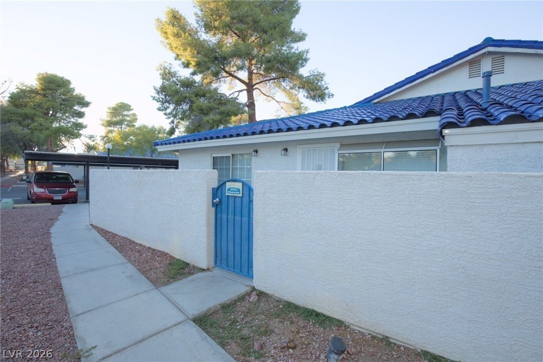 2112 Willowbury Dr #C - Photo 3 of 22