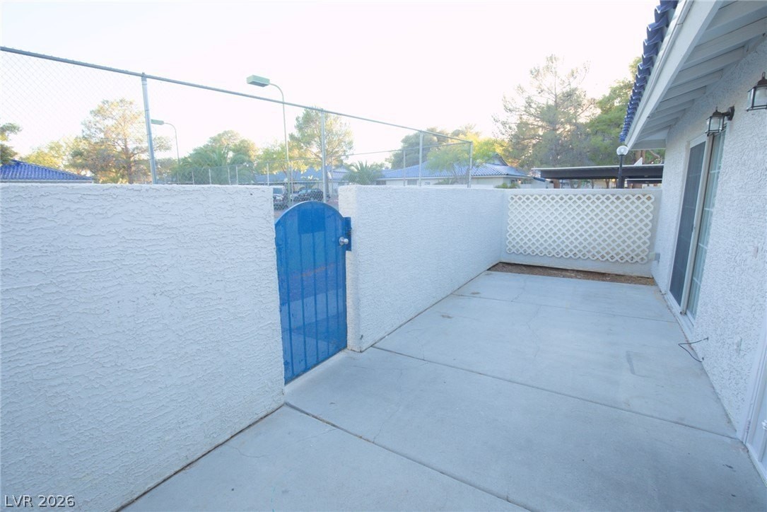 2112 Willowbury Dr #C - Photo 5 of 22