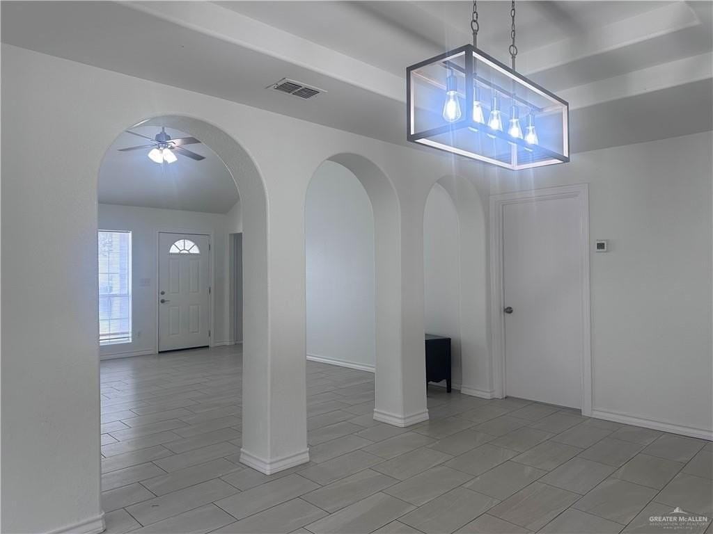6504 Venus Ln - Photo 4 of 20