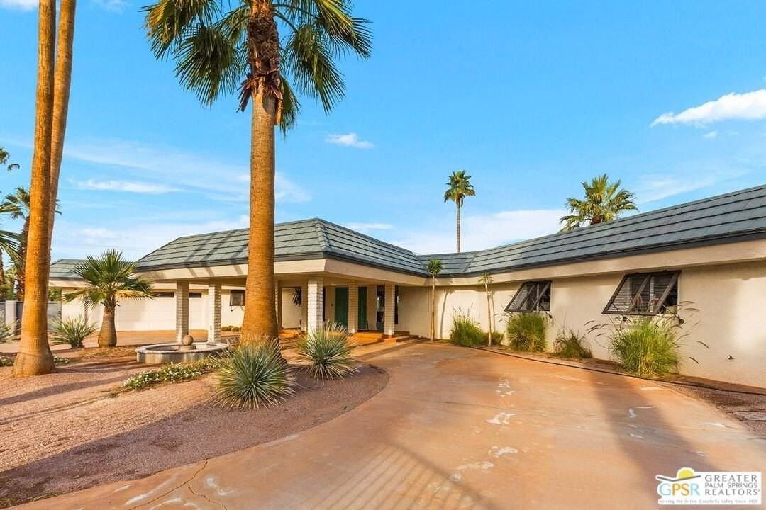 73484 Tamarisk St - Photo 4 of 39