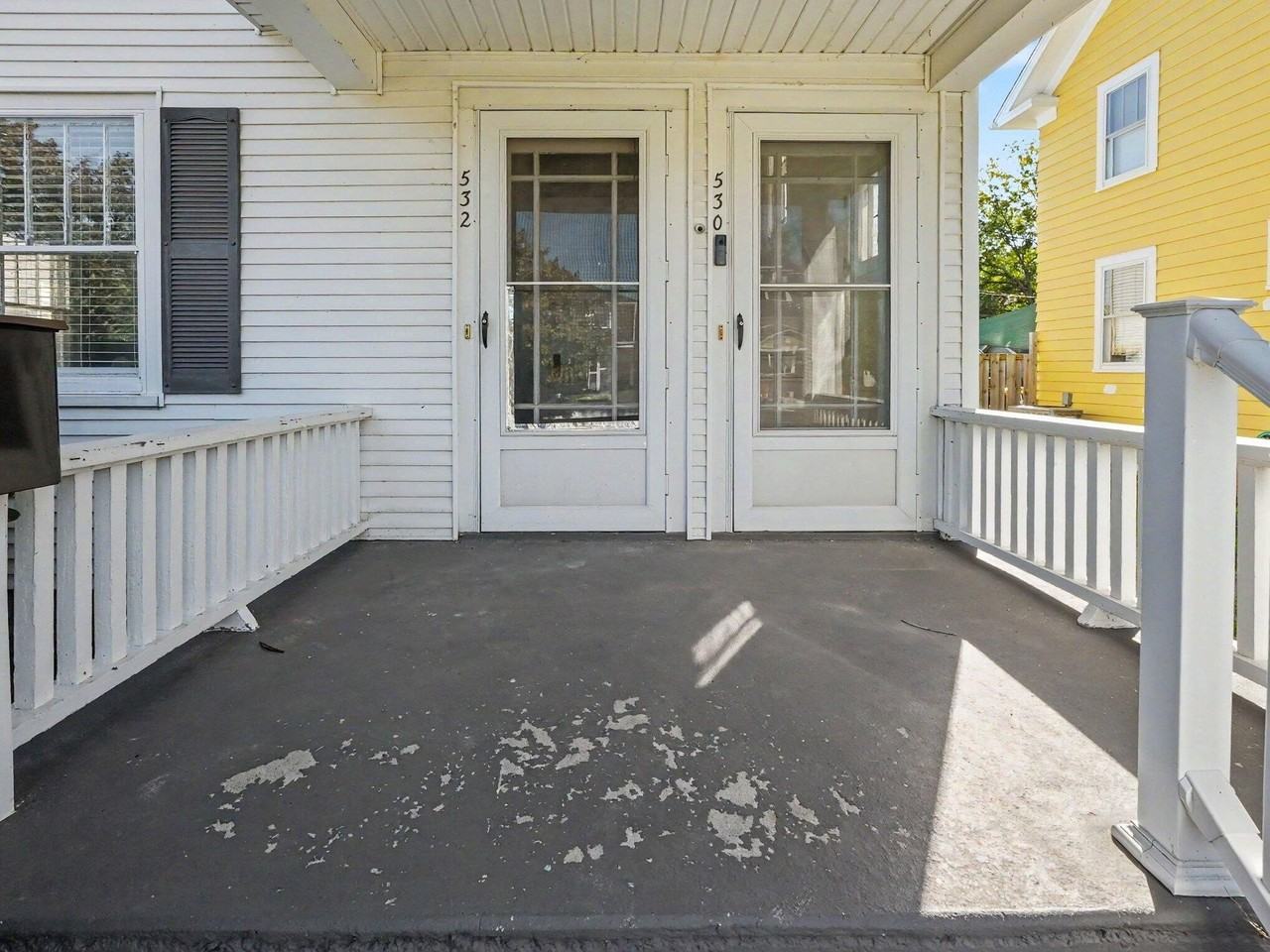 532 Godfroy Ave - Photo 5 of 26
