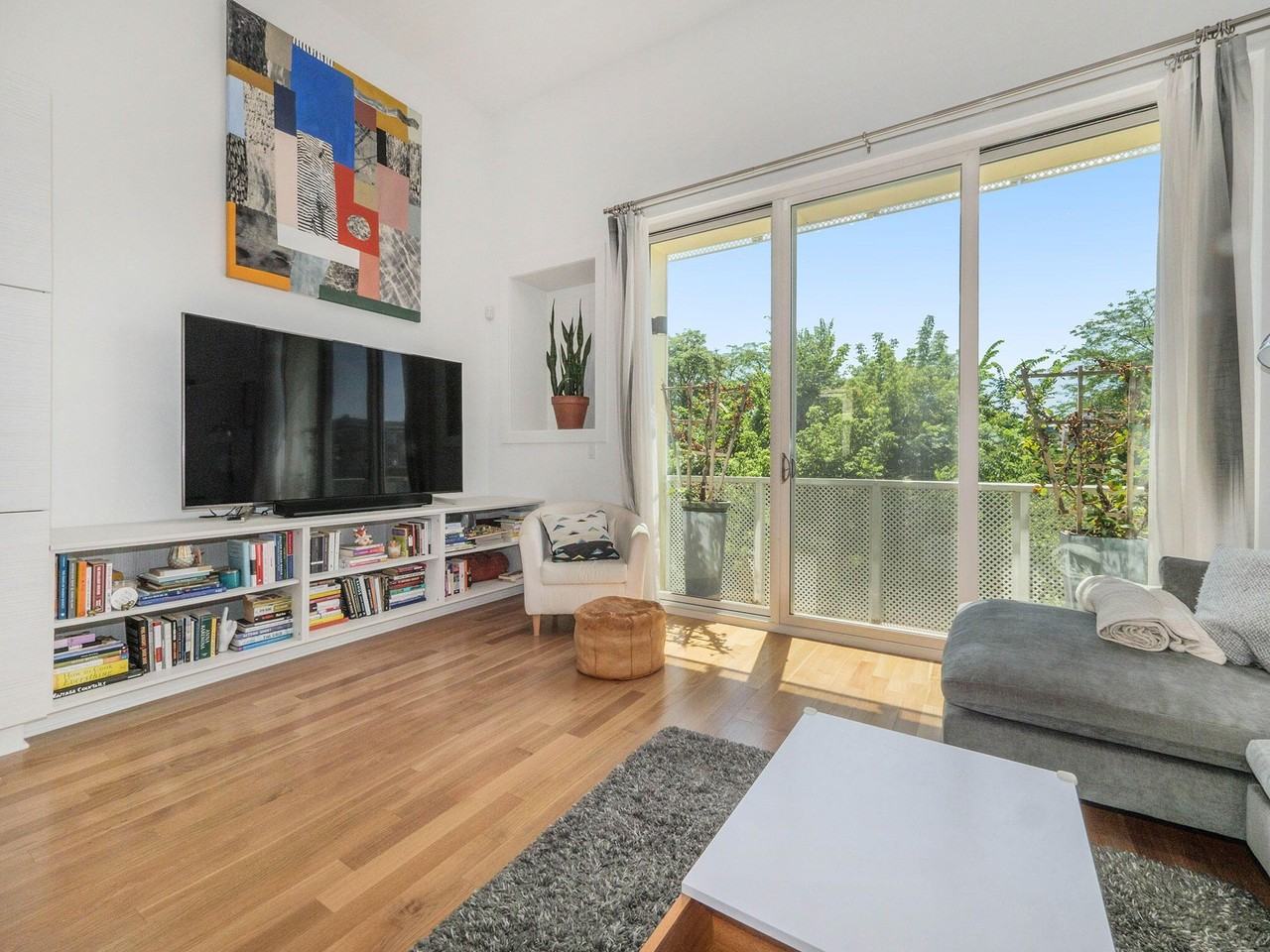 2650 John R St - Photo 4 of 20